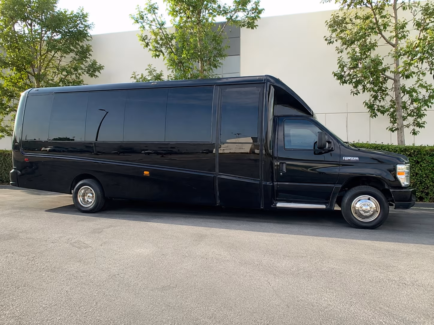 through a network of bus companies find airport shuttles to charlotte douglas